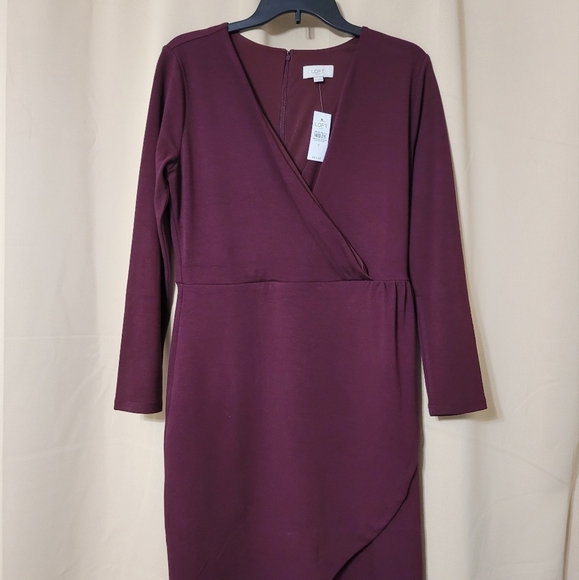 LOFT Dresses & Skirts - LOFT Long Sleeve Dress Size 8 Wine Color